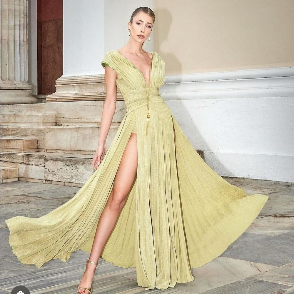 Elisabetta Franchi
Elisabetta Franchi V-Neck Draped Red Carpet Maxi Dress